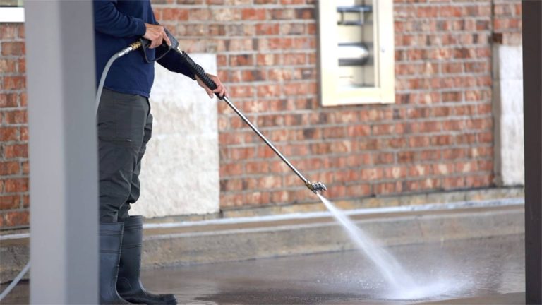 What factors affect the cost of pressure washing your house